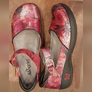 Alegria Kyra Professional Blushing Mirror